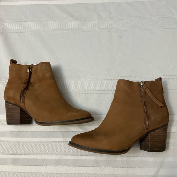 BLONDO Brown Waterproof Double Zippered Sides Womens Booties-EUC- Size 7.5 - Picture 3 of 8